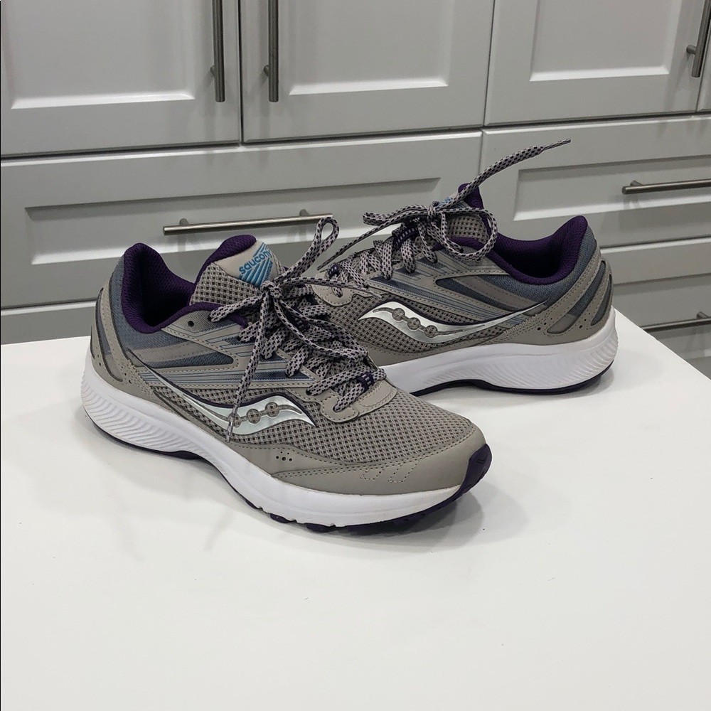 Saucony Cohesion 15 Smoke Gray Pop Running/Walking Shoes Women’s 7.5
